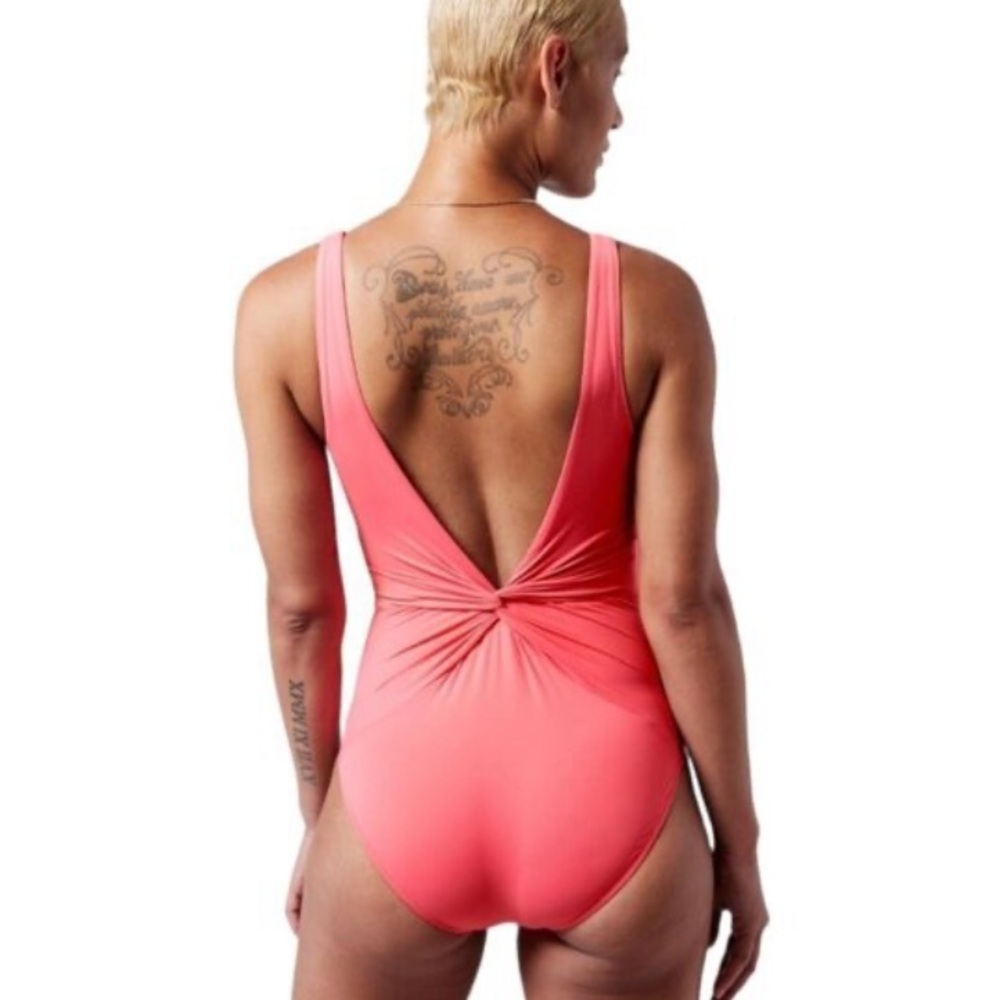 NWT Athleta Women's Coral Pink Hampton One-Piece Swimsuit In Coral Pink